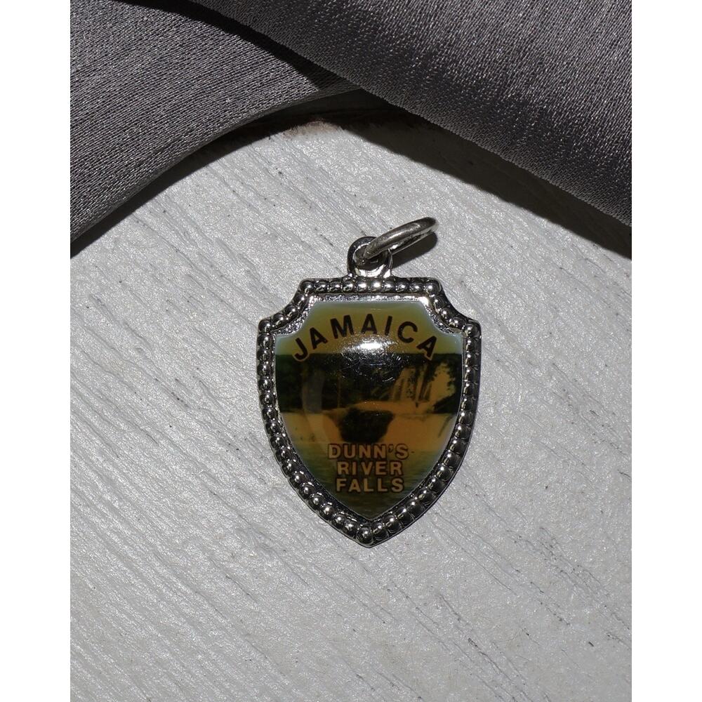 Vintage Jamaica Dunn’s River Falls Charm 1.3G / 1in